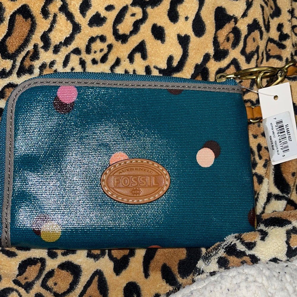 Fossil zip wristlet